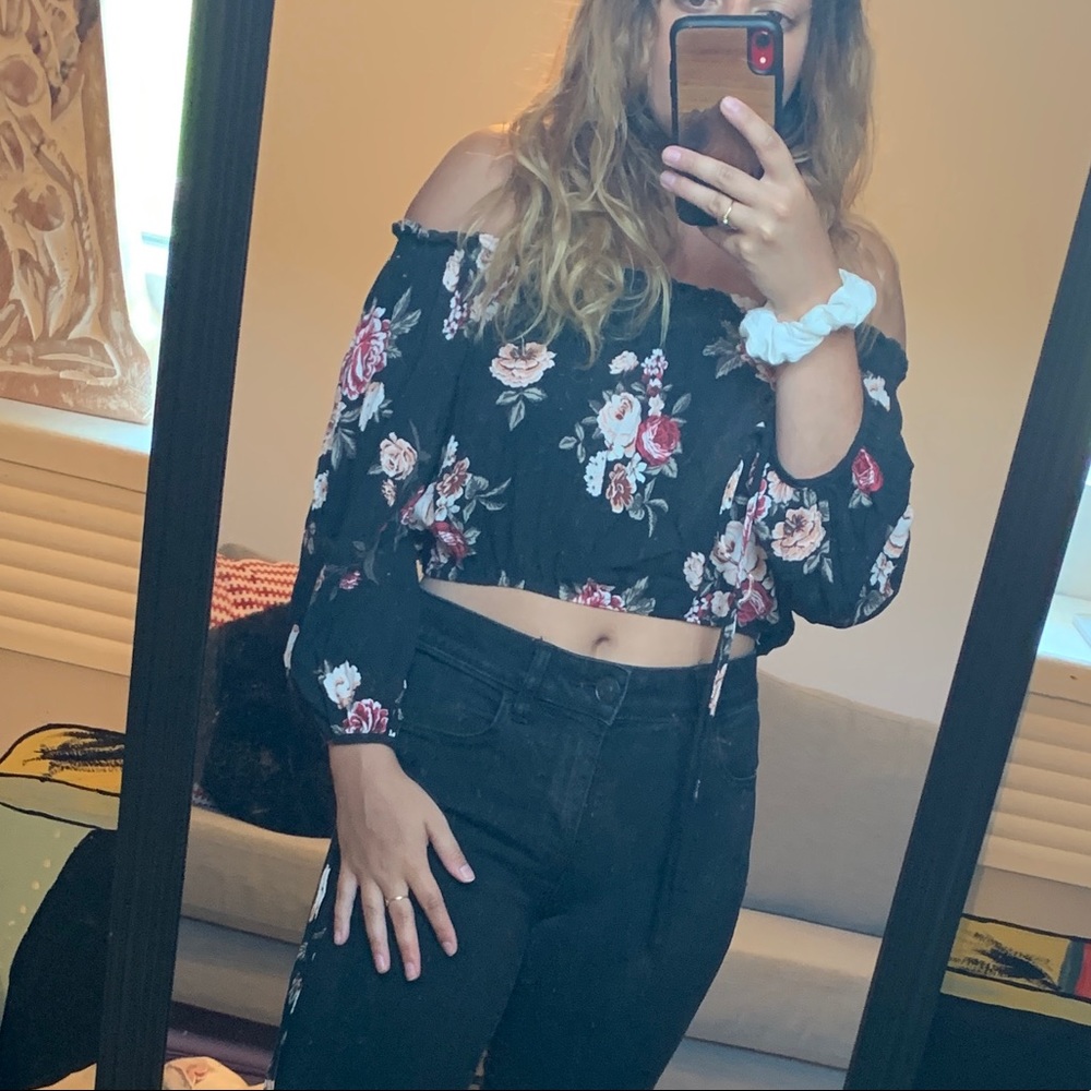 Floral long sleeve crop top
